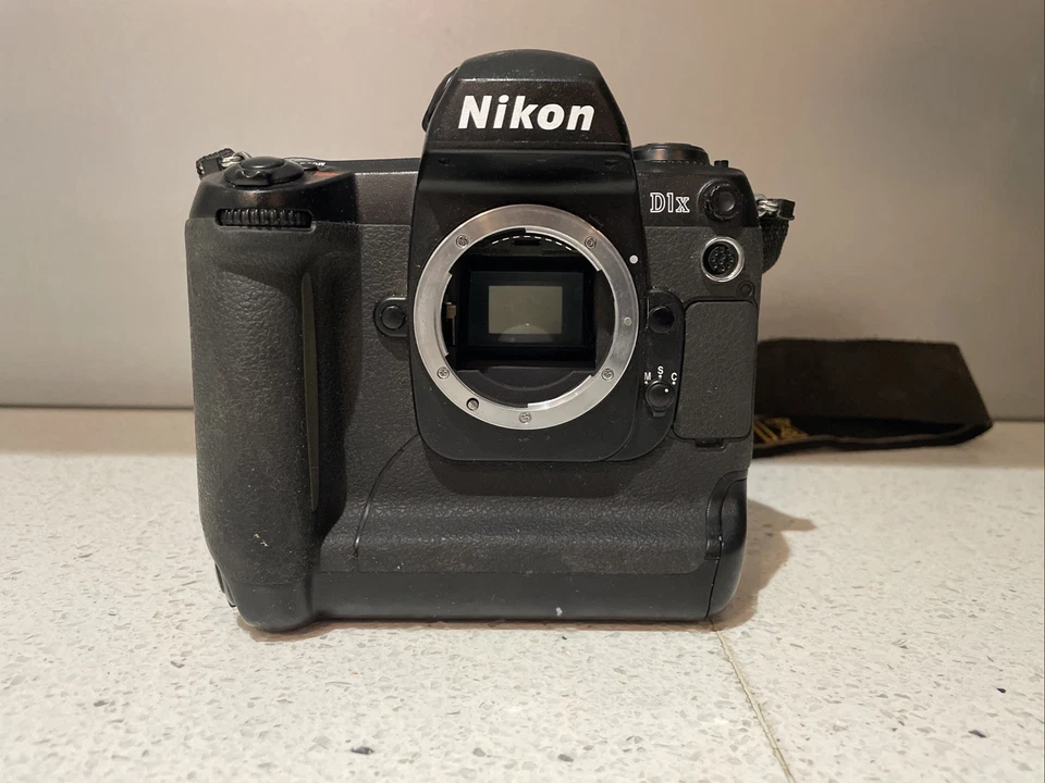Nikon D1X DSLR Digital SLR Professional Vintage Camera - Image 3 of 4