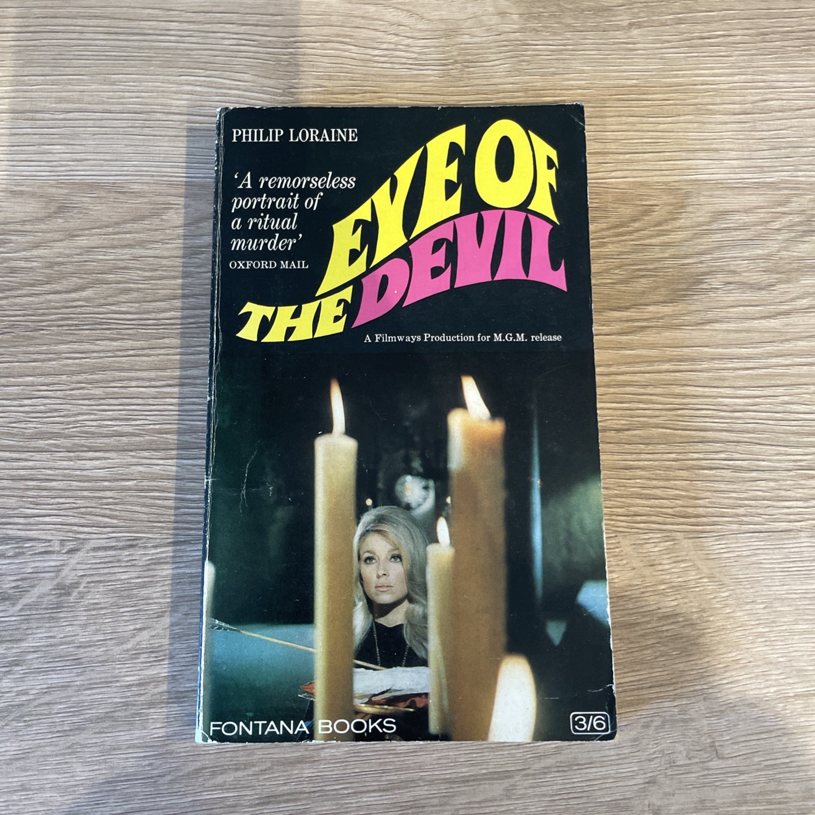 EYE OF THE DEVIL by Philip Loraine - Fontana Books - Rare !