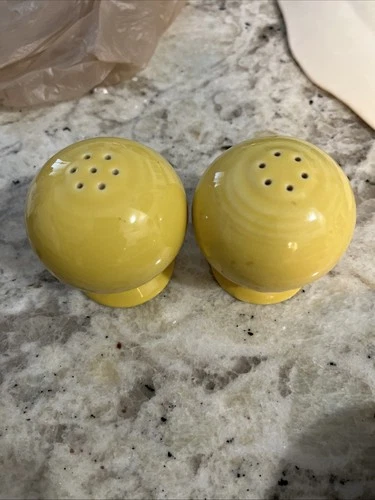 Fiesta Fiestaware Homer Laughlin Yellow Vintage Salt And Pepper Shakers Ball