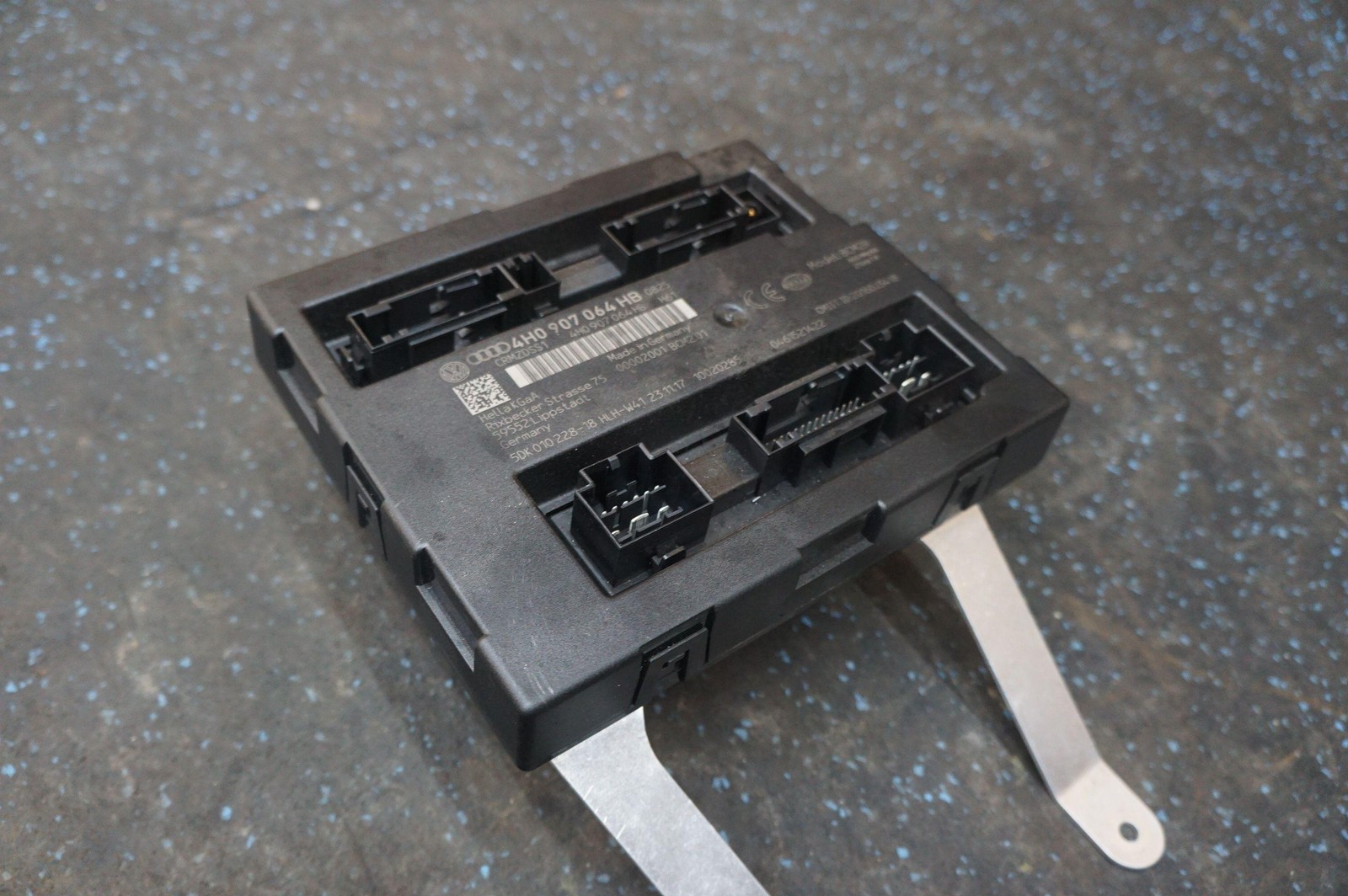 Central Body Chassis Control Module ECU ECM 4H0907064HB OEM Audi R8 Lms Gt4 2018