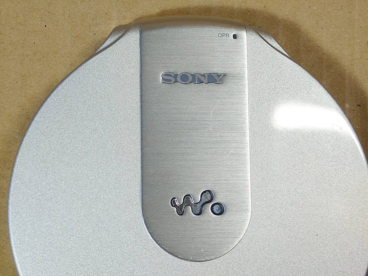 Sony D-NE10 ATRAC/MP3 CD Walkman Portable Player Audio Silver CD-R