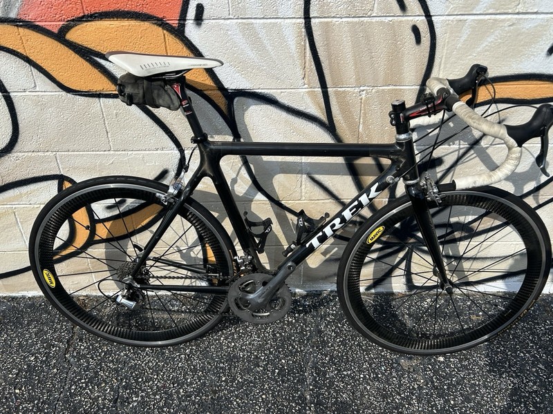 56cm Trek Emonda, blk nude Carbon, 7800 Dura-Ace group, carbon Mavic wheels.