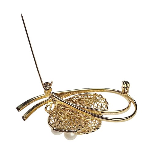 Vintage Floral Spray Brooch Filigree Faux Pearl Leaf Berries Gold Plated 2" Long - Picture 6 of 12