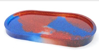 VERKAUF......1 x ROT, WEISS, BLAU. TRINKET TABLETT, MÜNZTABLETT, 17,5 x 9 x 1,5 cms