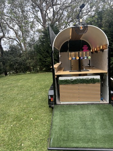 MOBILE BAR / TAP ROOM / FOOD TRUCK MOBILE TRAILER SMALL BUSINESS FOR SALE - Picture 13 of 17