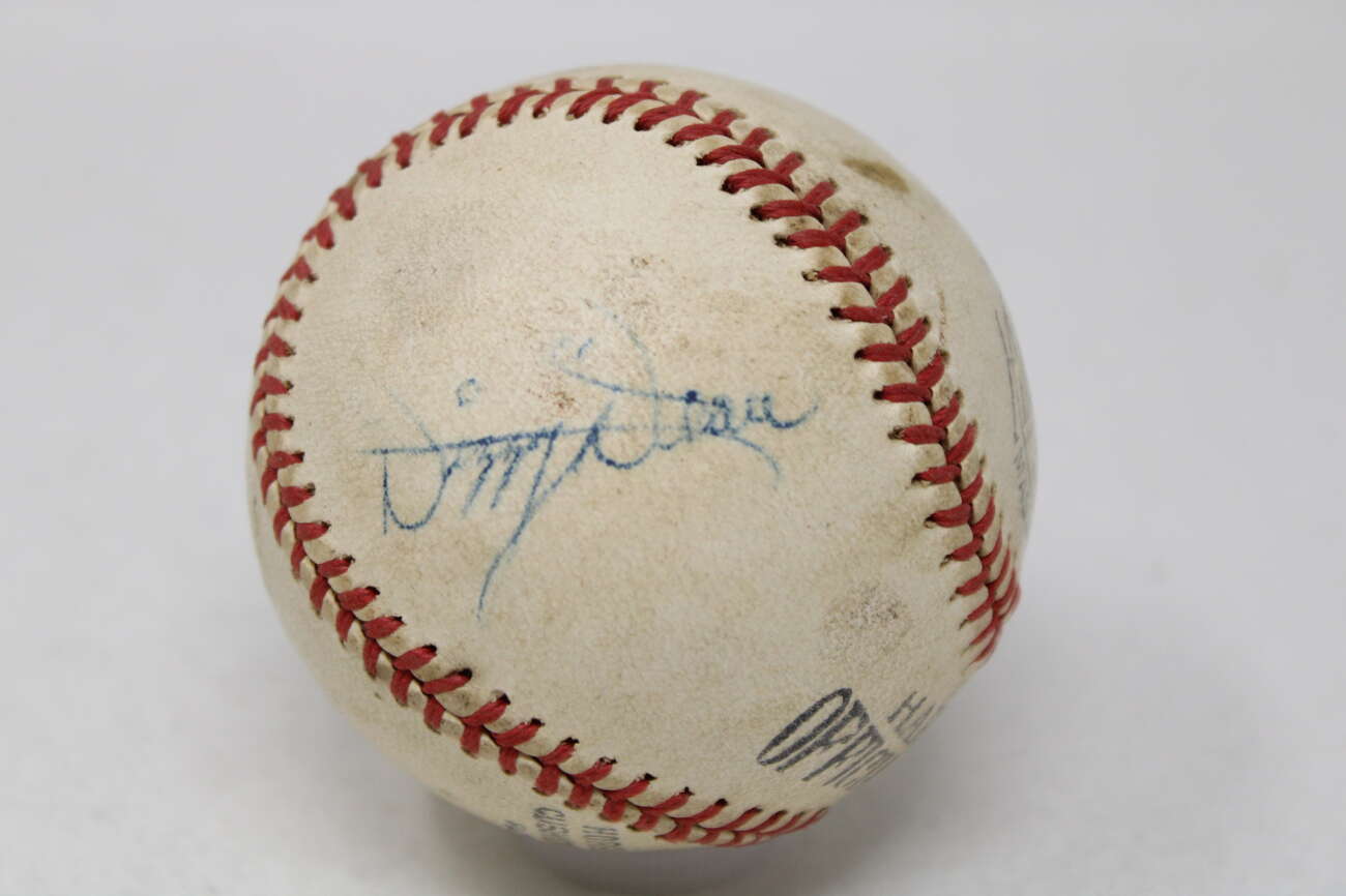 1942 ST. LOUIS BROWNS TEAM SIGNED AUTOGRAPH BASEBALL (21) AUTOS
