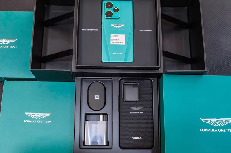 realme GT 7 Dream Edition グリーン realme GT 7 Dreame Edition-Aston Martin Green(16GB 512GB
