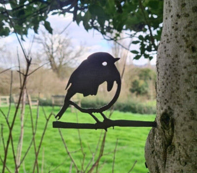 Rostige Metall Vogel Mini Rotkehlchen Silhouette - Handwerklich recyceltes Metall - seitliche Befestigung
