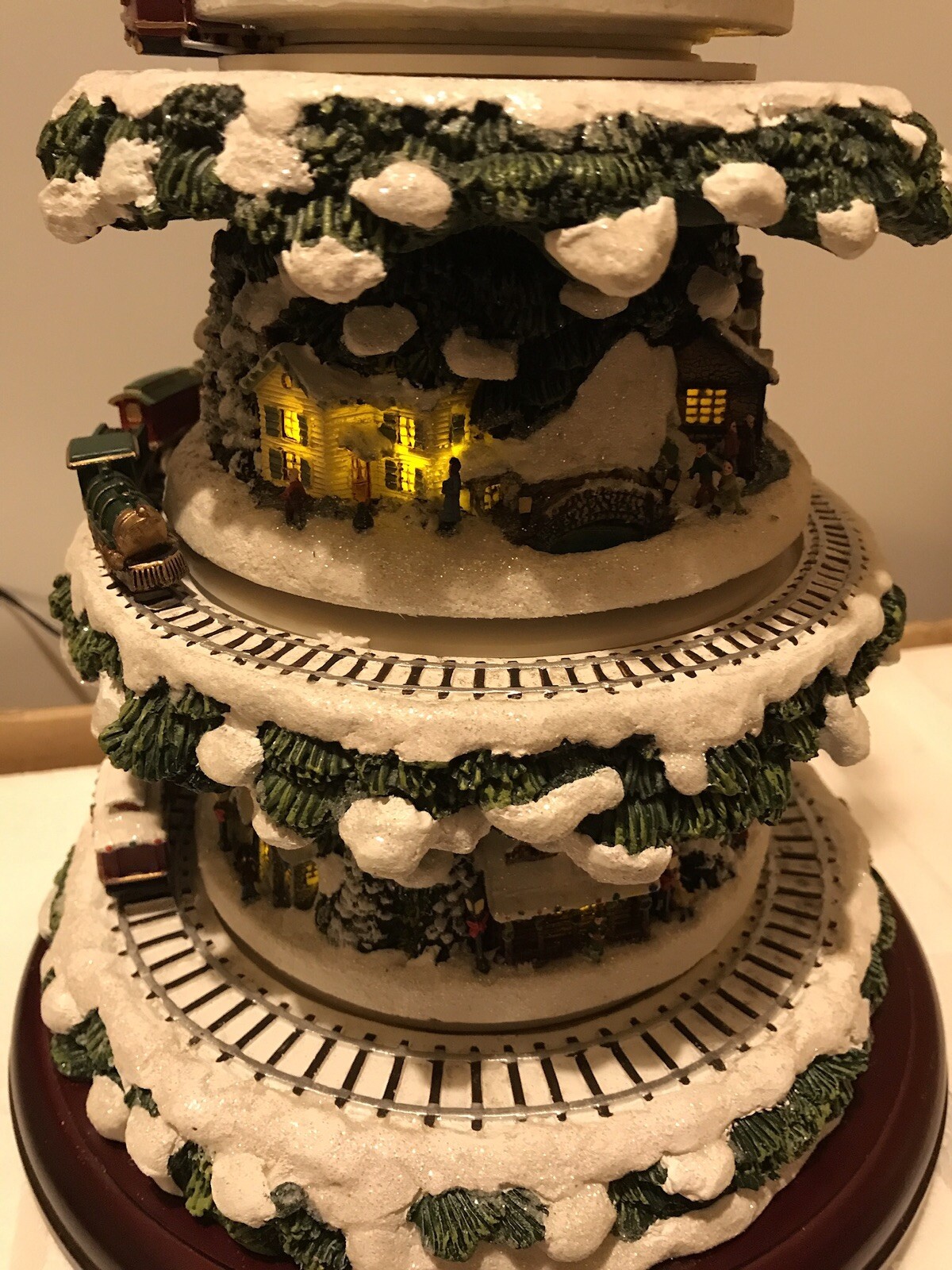 Thomas Kinkade Wonderland Express Christmas Tree Music/Lights/Trains