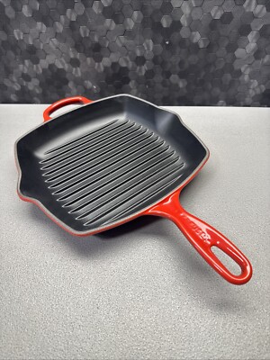 Le Creuset Signature Square Skillet Grill 10.25 Inch Skillet Cerise Red