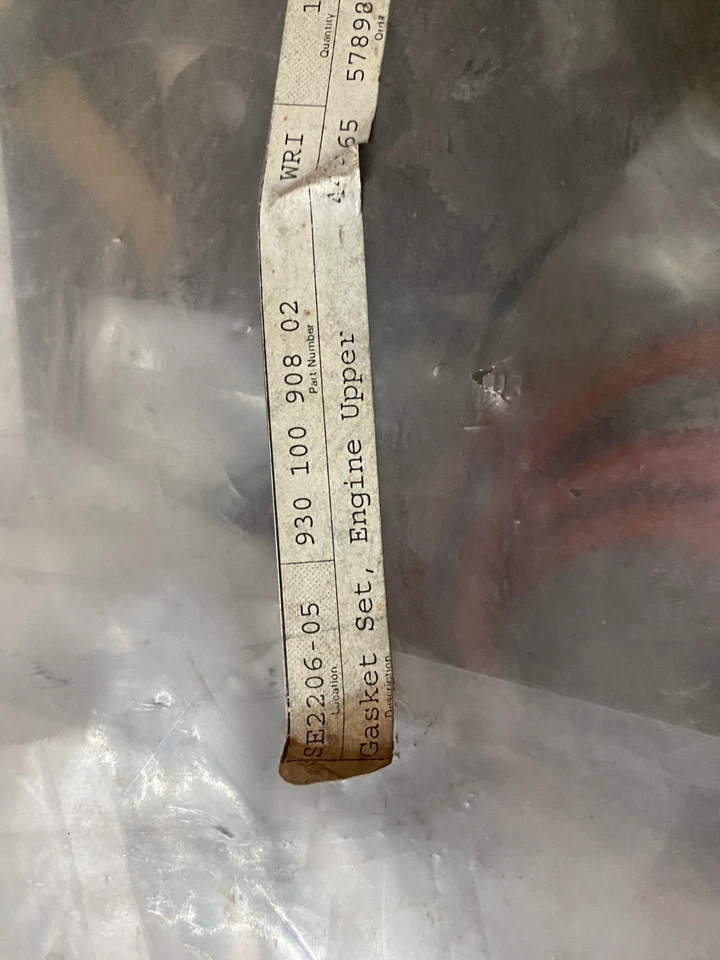 1986-1989 Porsche 911 Engine Gasket Repair Set - NOS OEM Porsche 93010090802 - Image 2 of 4