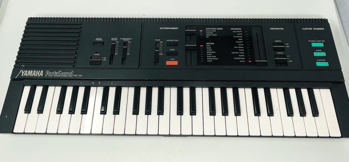 WORKING Vintage Yamaha Portasound PSS 260 Mini Keyboard