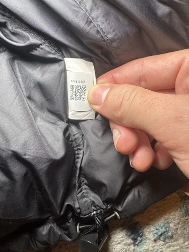 North Face 700 Puffer Jacket Size Medium Mens, Black, Highly Sought After image 4