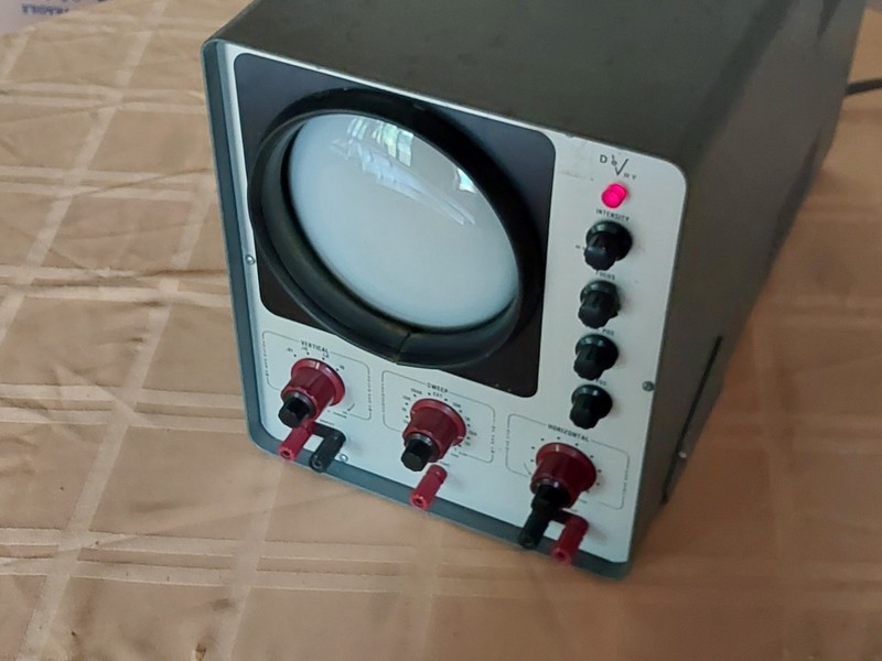 Vintage DeVry 18000E Oscilloscope Tube Scope Powers On No Trace Parts/Repair