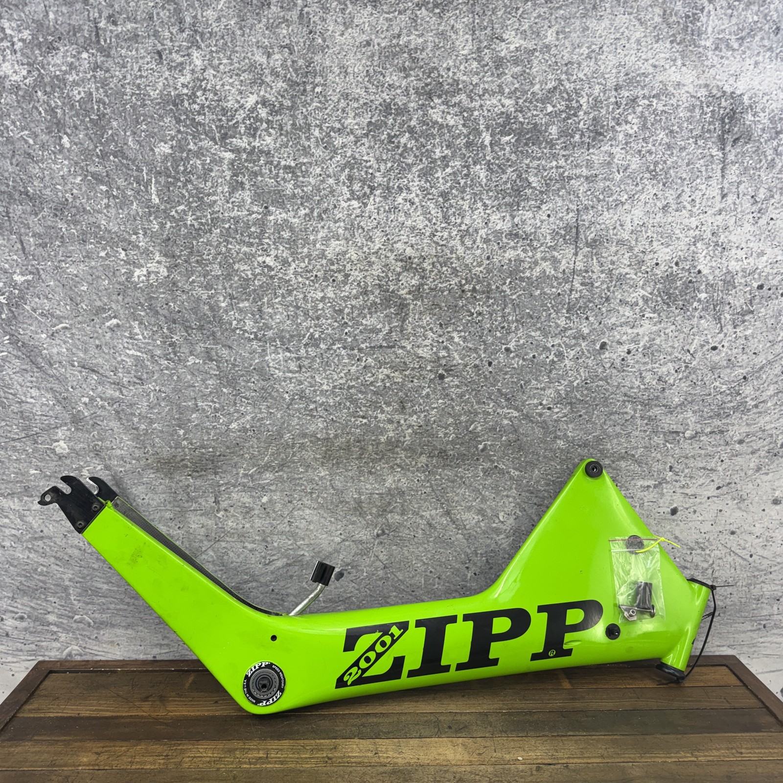 Vintage Zipp 2001 650c Beam Frame Triathlon Green Carbon Time Trial Bike 126mm
