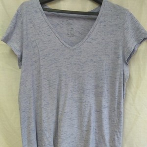 gap essential v neck