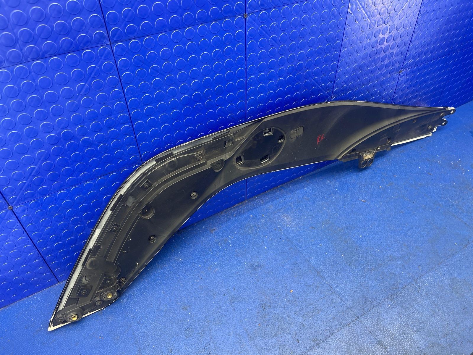 2014-2020 BMW I8 REAR RIGHT UPPER QUARTER PANEL SPOILER WING (B97) 51447336416