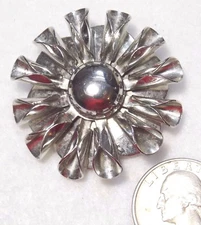 Vintage Silvertone Petal Flower Scarf/Accessory Clip Dimensional 1.75"
