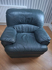 Black Leather Armchair Pillow Top Arms Cushioned Back w/ Cushions 75x90x86