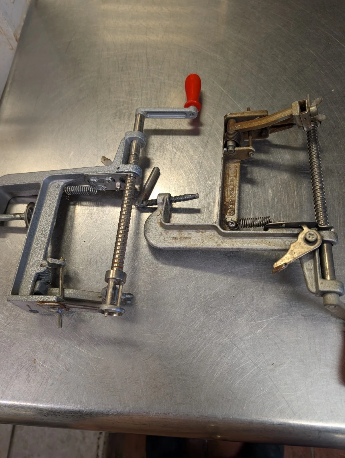 2- Pampered Chef Apple Peelers Corer Slicer (NO Box) pre-owned
Opens in a new window or tab