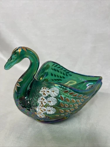 Fenton Glass Iridescent Swan The Museum Collection 2001