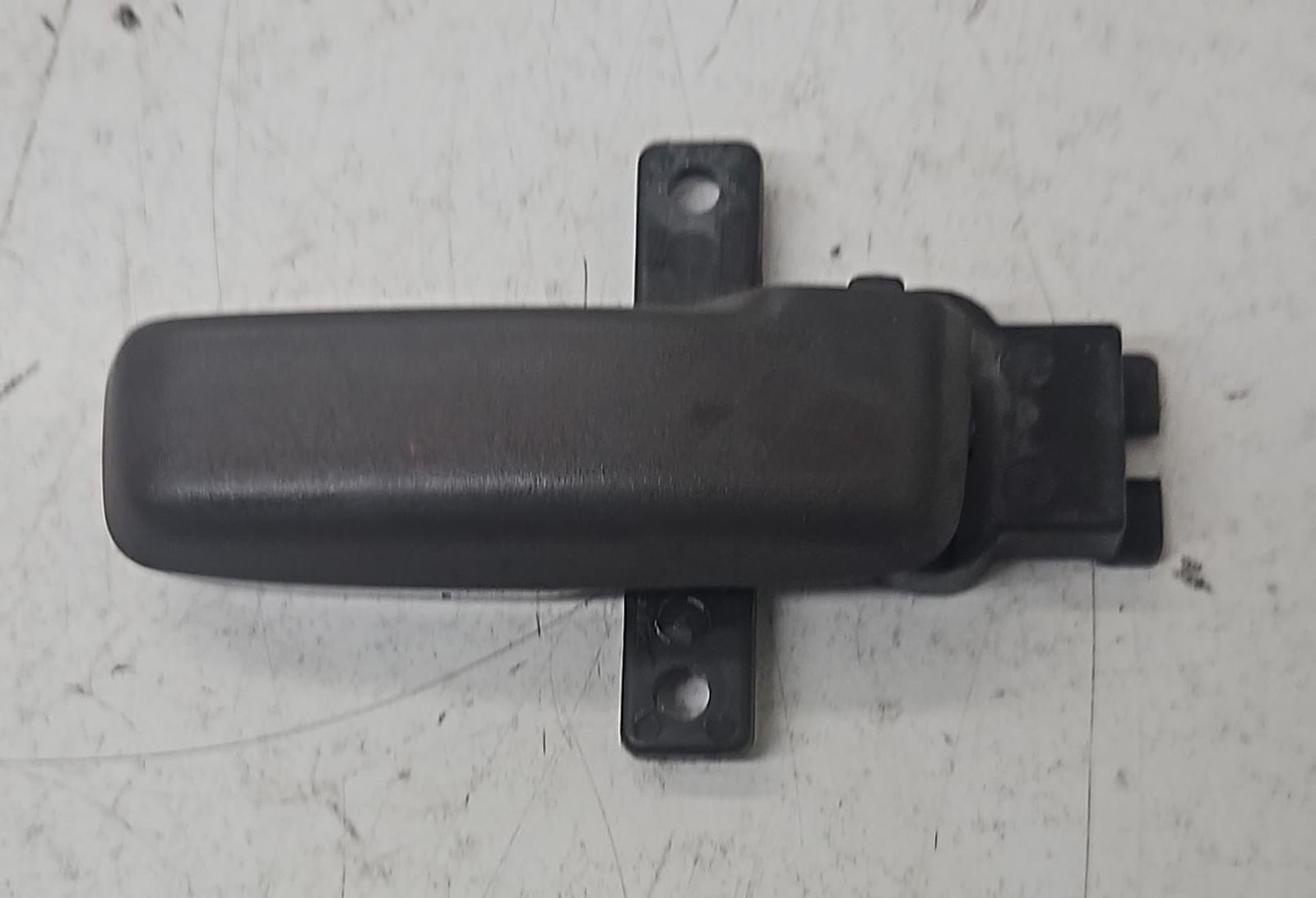 MANIGLIA INTERNA ANTERIORE DESTRA PER ISUZU K35 Serie (95>06)