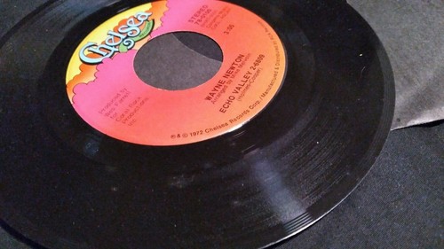Wayne Newton Echo Valley/Daddy Dan't Walk So Fast (45 Vinyl Record) - Picture 7 of 7