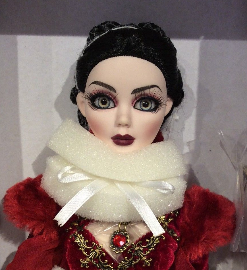 Tonner Seance Serenade Evangeline Ghastly doll NRFB LE 250 Tonner Seance Serenade Evangeline Ghastly doll NRFB LE 250