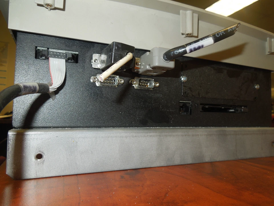 APC Color Display for Symmetra MP AP9235 24 VDC 1.2 Amp Used - Image 3 of 3