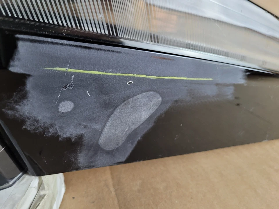 2025 CADILLAC ESCALADE LED RH PASSENGER-SIDE OEM TAIL LIGHT 194584 - Image 2 of 4