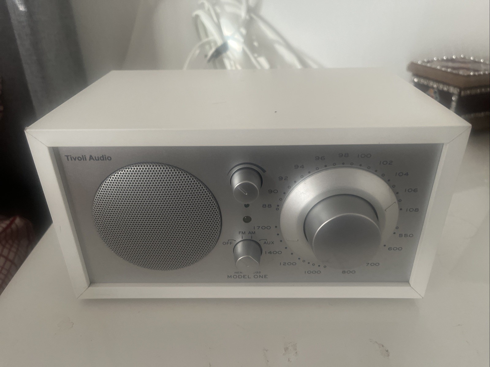 Tivoli Audio Model One, Henry Kloss, AM/FM Radio White