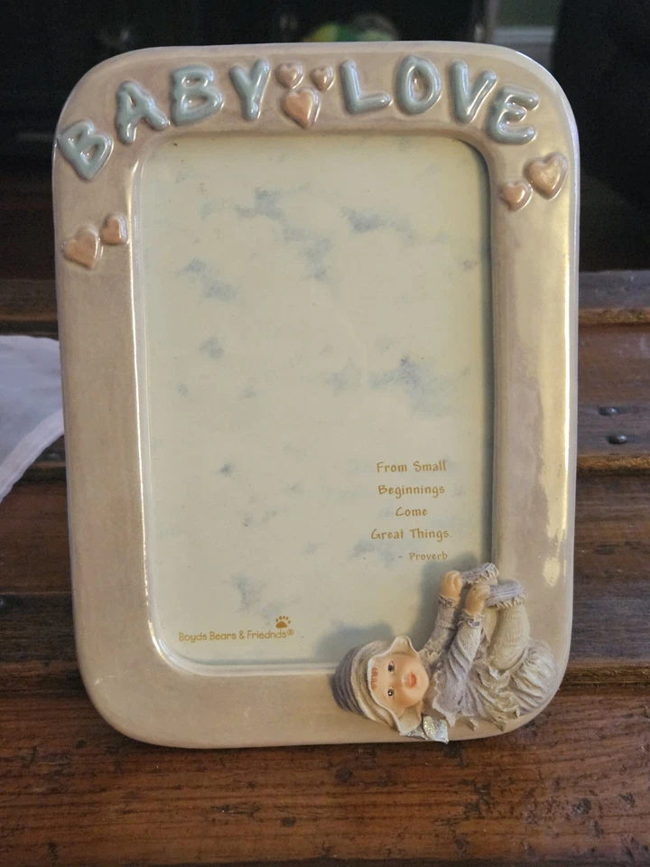 Regalos de baby shower dos marcos de fotos y una mini foto de página de bolsillo de Beatrice Potter Foto 2 de 4