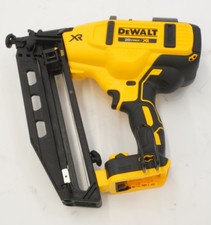 Dewalt 20V Max XR 16 Gauge Angled Finish Nailer Kit