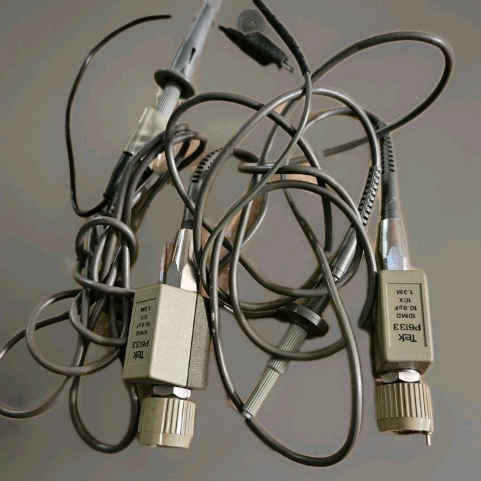 Tektronix 2445B 4-Channel 150 MHz Oscilloscope With 2 Probes & Manuals - Tested - Image 4 of 4