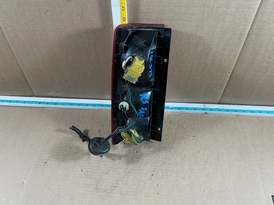 Conjunto de luz trasera derecha del lado del pasajero Chevrolet Astro 1985-2005 Foto 4 de 4