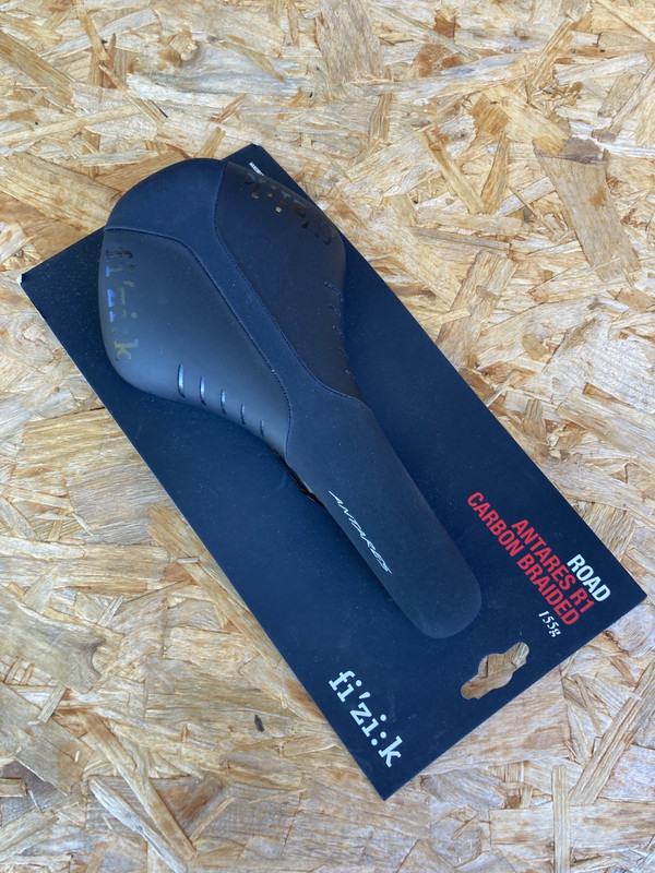 Fizik Antares R1 Saddle, Road, Carbon Braided, 155 g