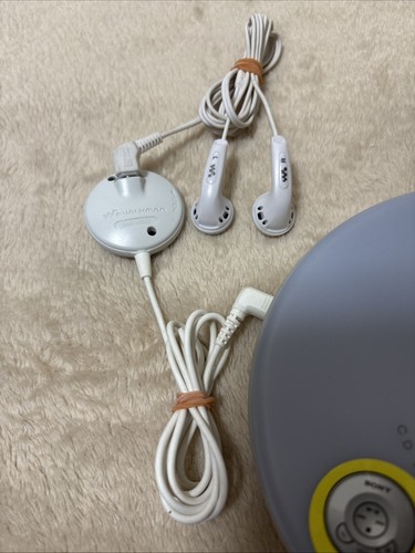 SONY Portable Player CD WALKMAN D-EJ002. With Remote Control works great 0e - Picture 3 of 10