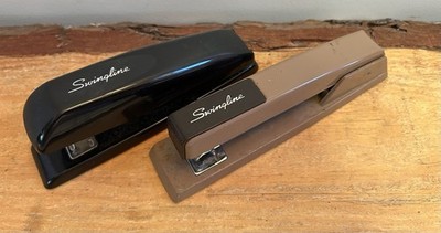VTG,Swingline Stapler,Tan,#94-41 & Black, Swingline,#646.Sold As A Set.WORKING!