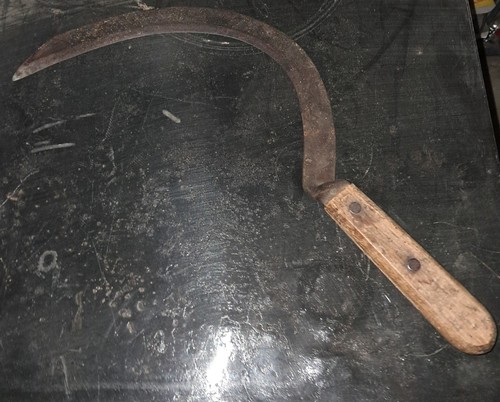 Curved Metal Sickle 16-20 in Blade, Wood Handle for Reaping Crops & Trimming