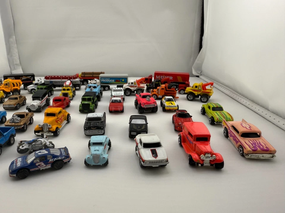 HUGE Lot of 46 VINTAGE Micro Machines Galoob & LGTI Cars Trucks Semi Hot Rods - Image 3 of 4