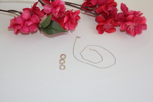 Tiffany & Co Sterling Silver Triple Square Necklace. Iconic Tiffany Triple - Picture 2 of 12
