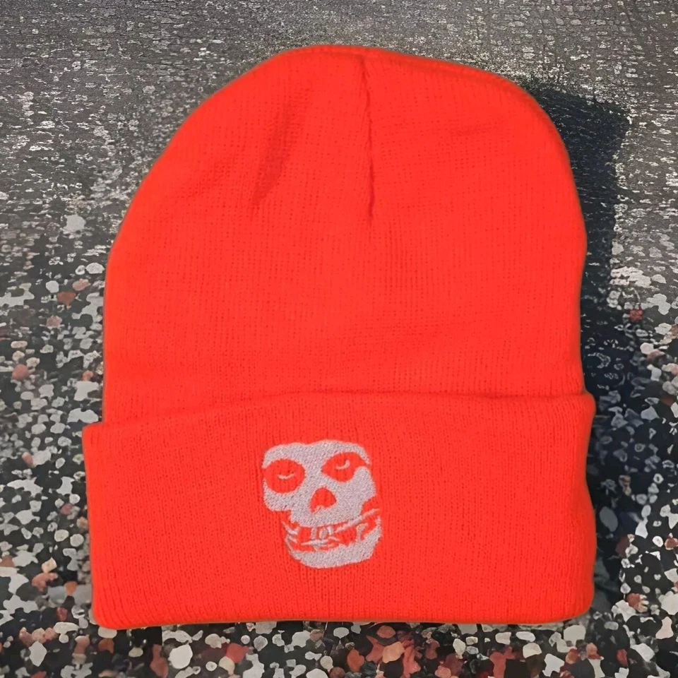 Auténtico - MISFITS - Gorro Tejido Naranja Logo NUEVO Cálido Sombrero Gorra Aislada  Foto 2 de 3