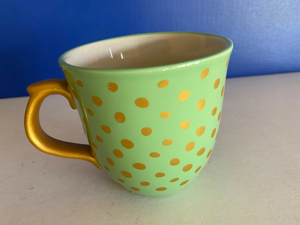 Taza de gres flor de loto lunares verdes y dorados The Pioneer para mujer Foto 3 de 4