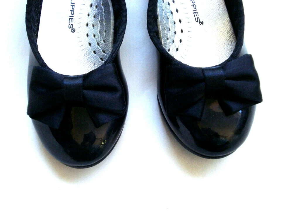 Hush Puppies 婴幼儿 女孩 黑色漆皮鞋 缎面 蝴蝶结 尺码 5.5 — 第 3/4 张图片