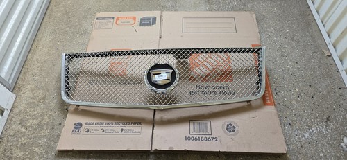 2002-2006 Cadillac Escalade E&G Classic Front Hood Chrome Grill |W2486 - Picture 12 of 23