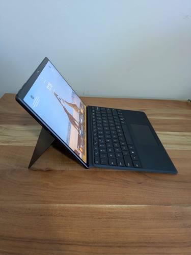 Microsoft Surface Pro (11th Edition) Copilot+ PC 13" with Keyboard - Picture 2 of 9