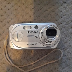 Samsung Digimax A7 7.0MP Compact Digital Camera Silver Tested
