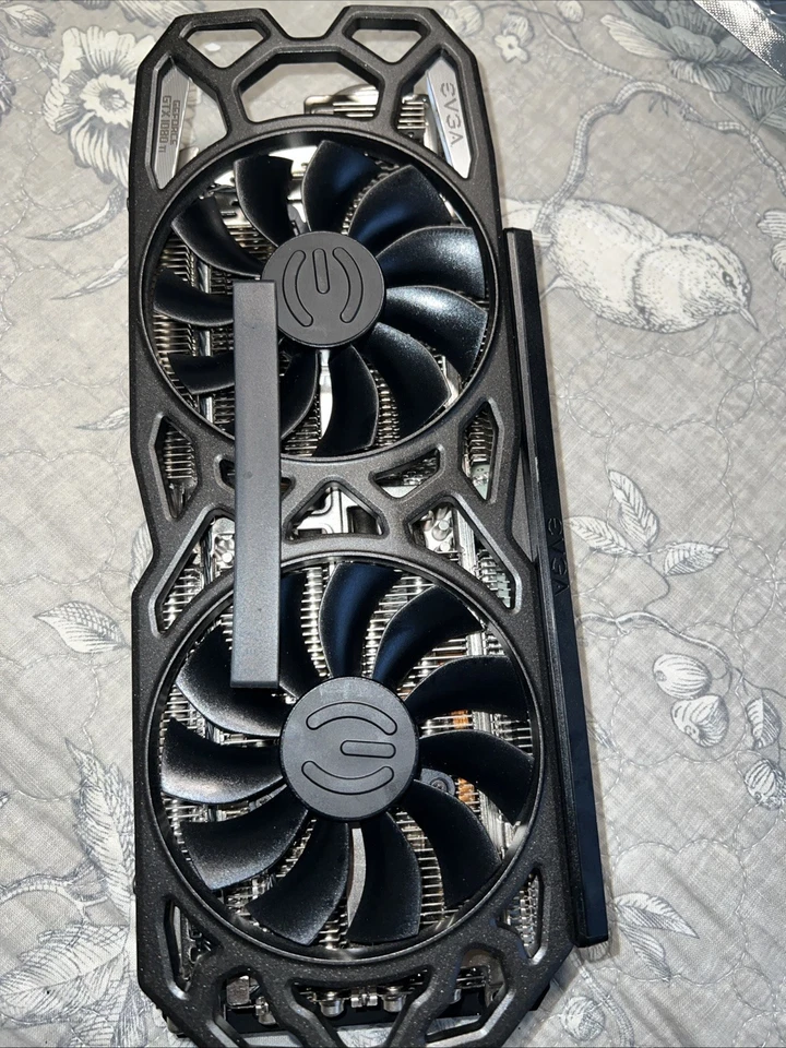 EVGA GeForce GTX 1080 TI SC2 Juegos 11GB GDDR5X Como Está/Sin PCB Foto 4 de 4