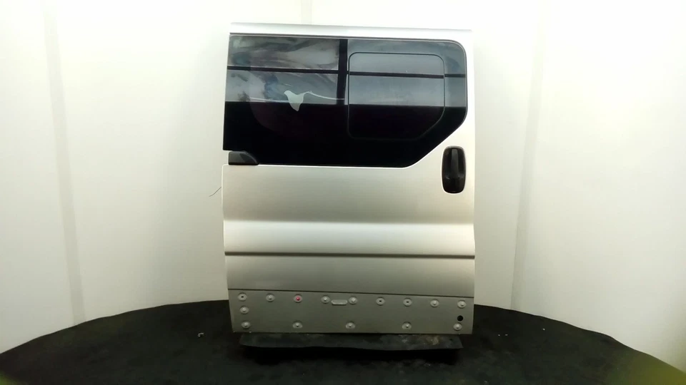 RENAULT TRAFIC Sliding Side Loading Door 2007-2014 MPV   - Image 2 of 4