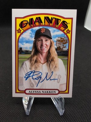 2022 Topps Archives Alyssa Nakken Fan Favorites Auto #72FF-AN #Giants